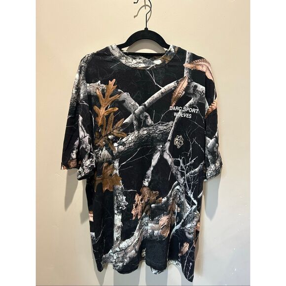 DARC SPORTS WOLVES TEE - Picture 3 of 10